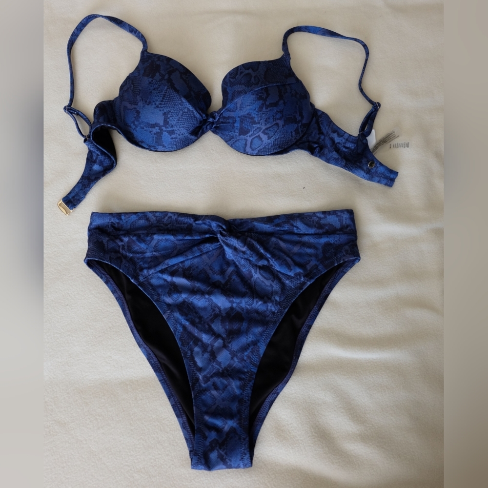 VS Swim Twist Bikini Set